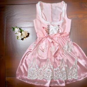 New S Silky Oktoberfest Dirndl Traditional German Lace Austrian Pink Dress